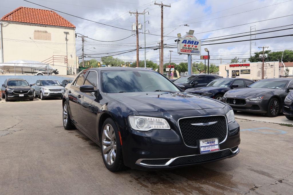 Used Car 2016 Chrysler 300  Limited For Sale Under $12,000 In San Antonio, Texas