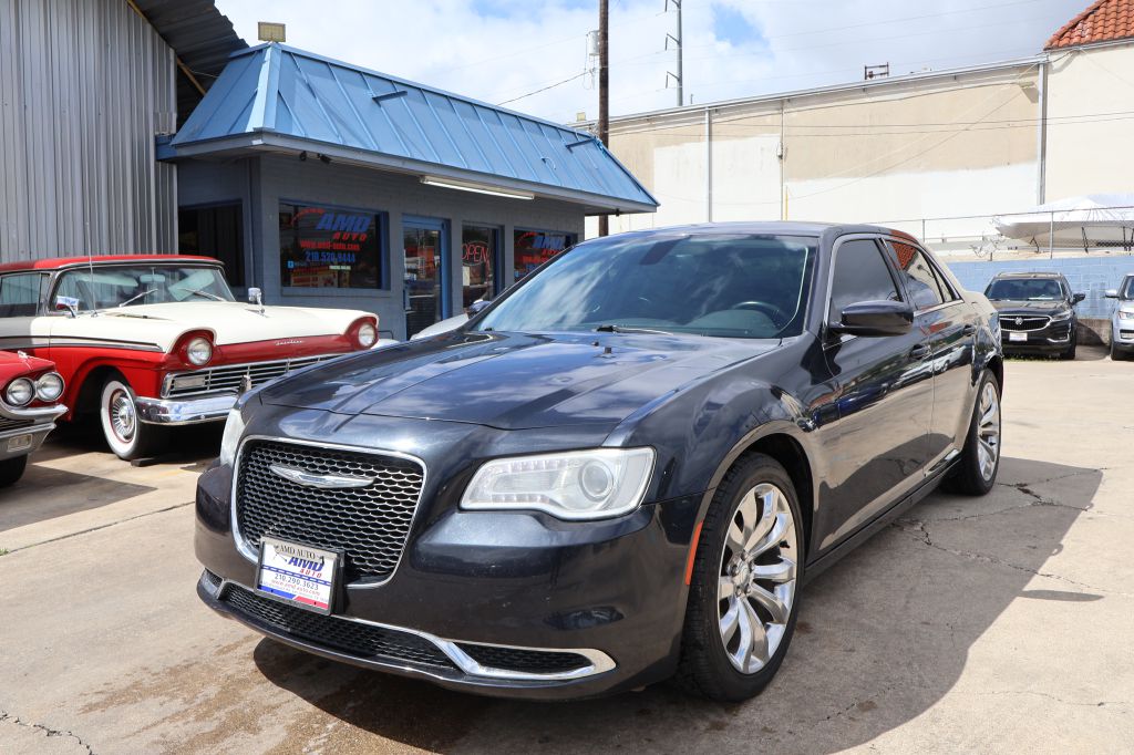 Used Car 2016 Chrysler 300  Limited For Sale Under $12,000 In San Antonio, Texas