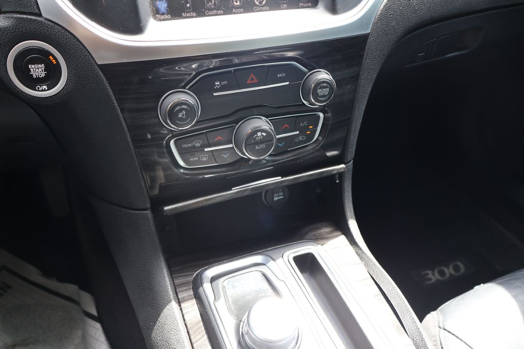 Used Car 2016 Chrysler 300  Limited For Sale Under $12,000 In San Antonio, Texas