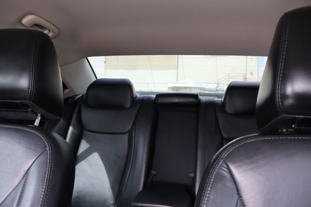 Used Car 2016 Chrysler 300  Limited For Sale Under $12,000 In San Antonio, Texas