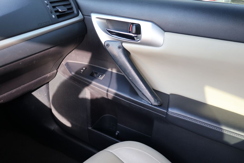 Used Car 2012 Lexus Ct  200 For Sale Under $10,000 In San Antonio, Texas