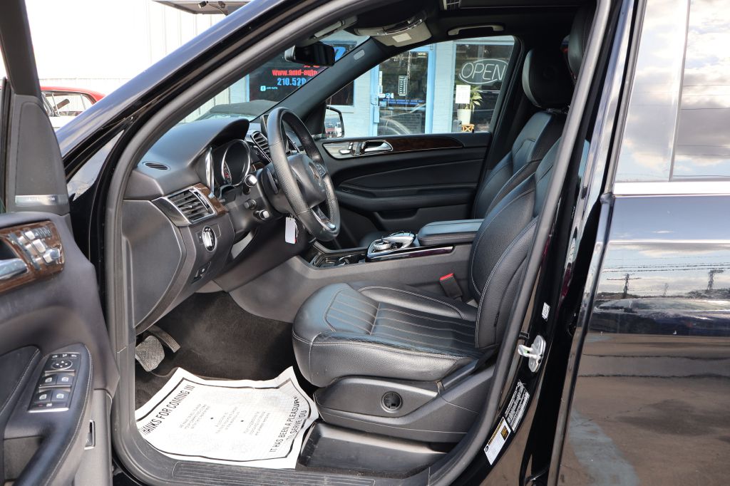 Photo 27 of this MERCEDES-BENZ GLE