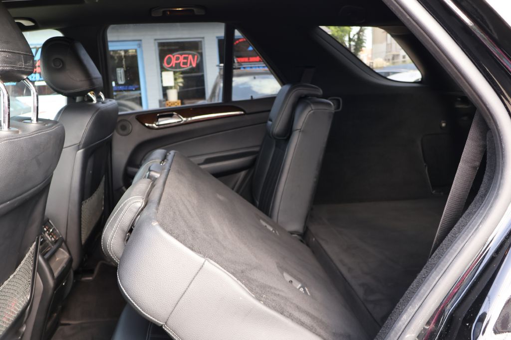 Photo 31 of this MERCEDES-BENZ GLE