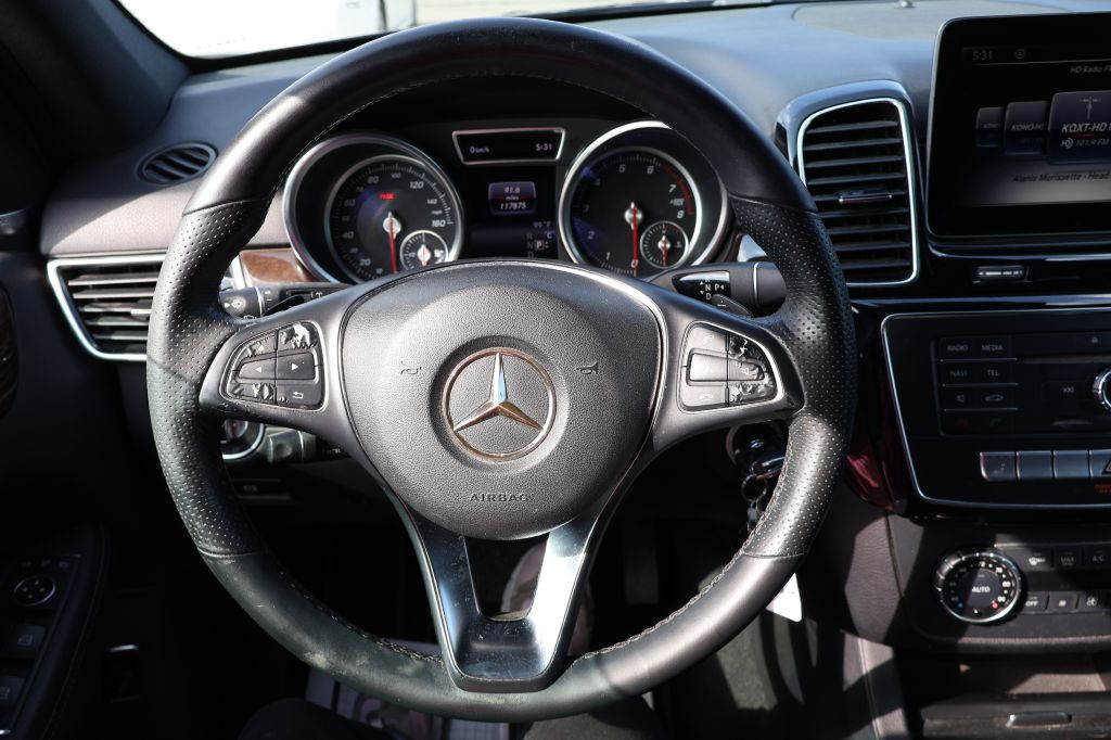 Photo 33 of this MERCEDES-BENZ GLE