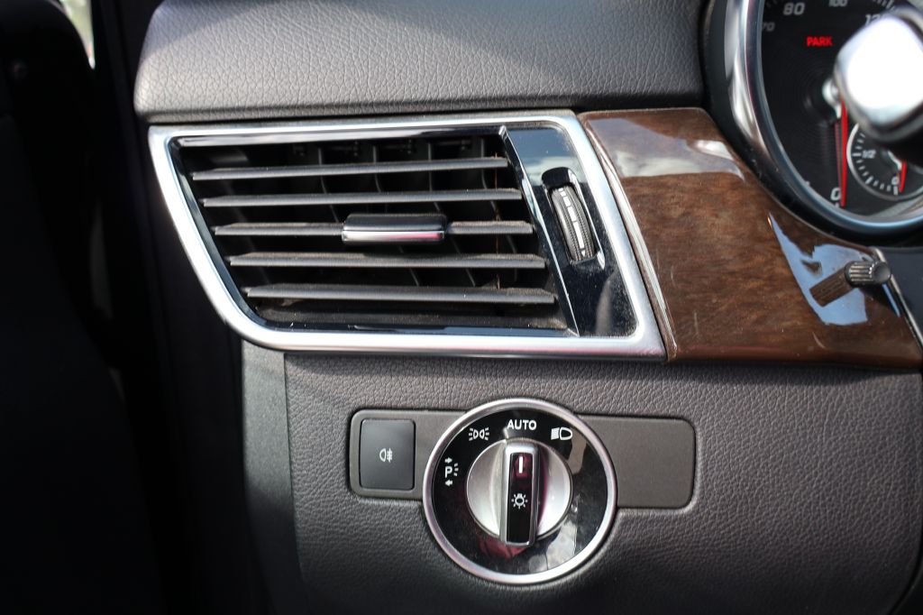 Photo 34 of this MERCEDES-BENZ GLE