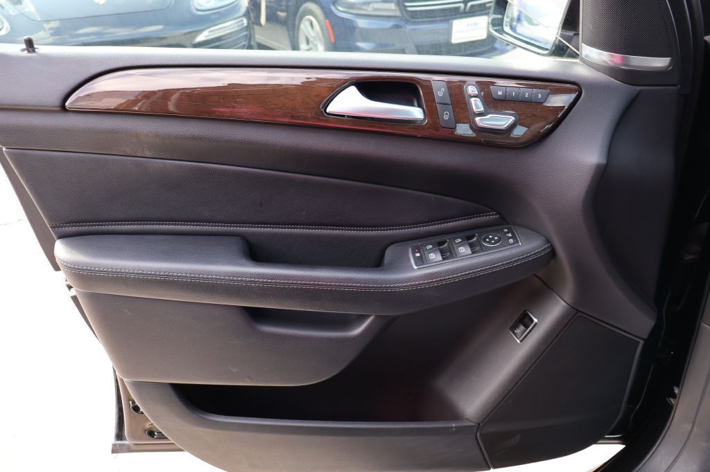 Photo 37 of this MERCEDES-BENZ GLE