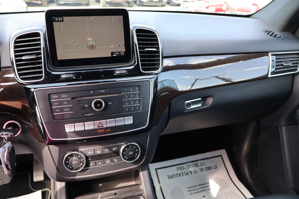 Photo 41 of this MERCEDES-BENZ GLE
