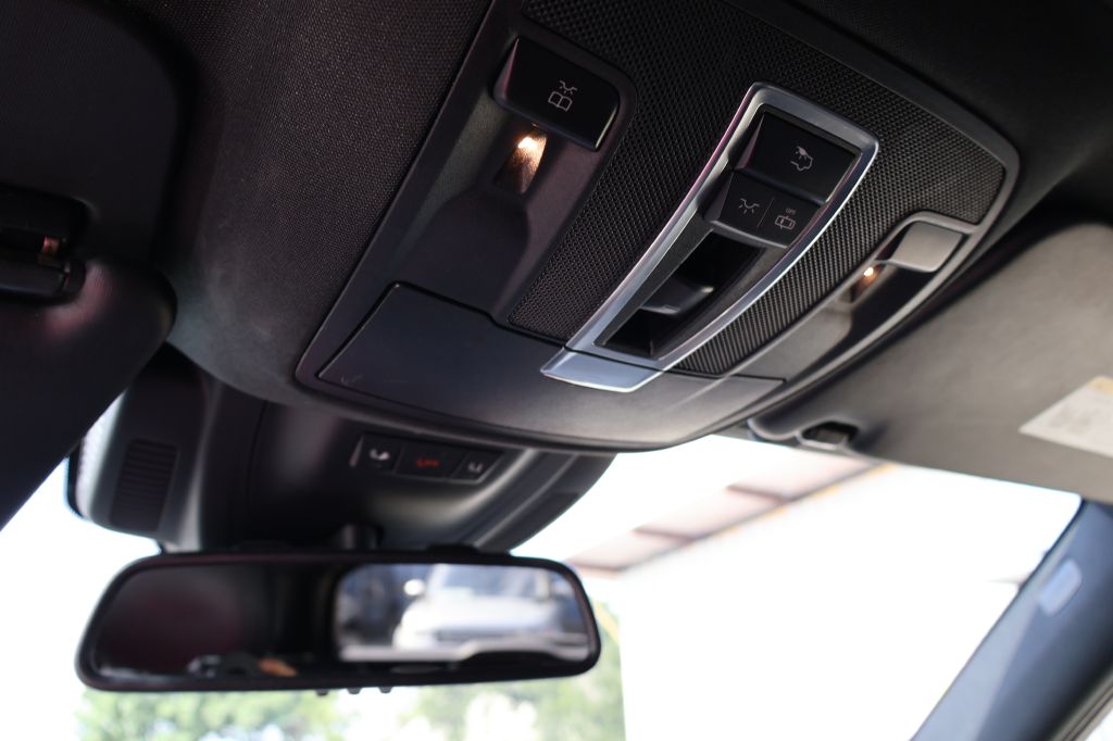 Photo 44 of this MERCEDES-BENZ GLE