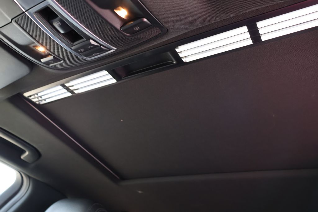 Photo 45 of this MERCEDES-BENZ GLE