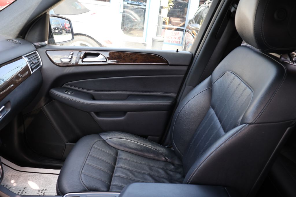 Photo 47 of this MERCEDES-BENZ GLE