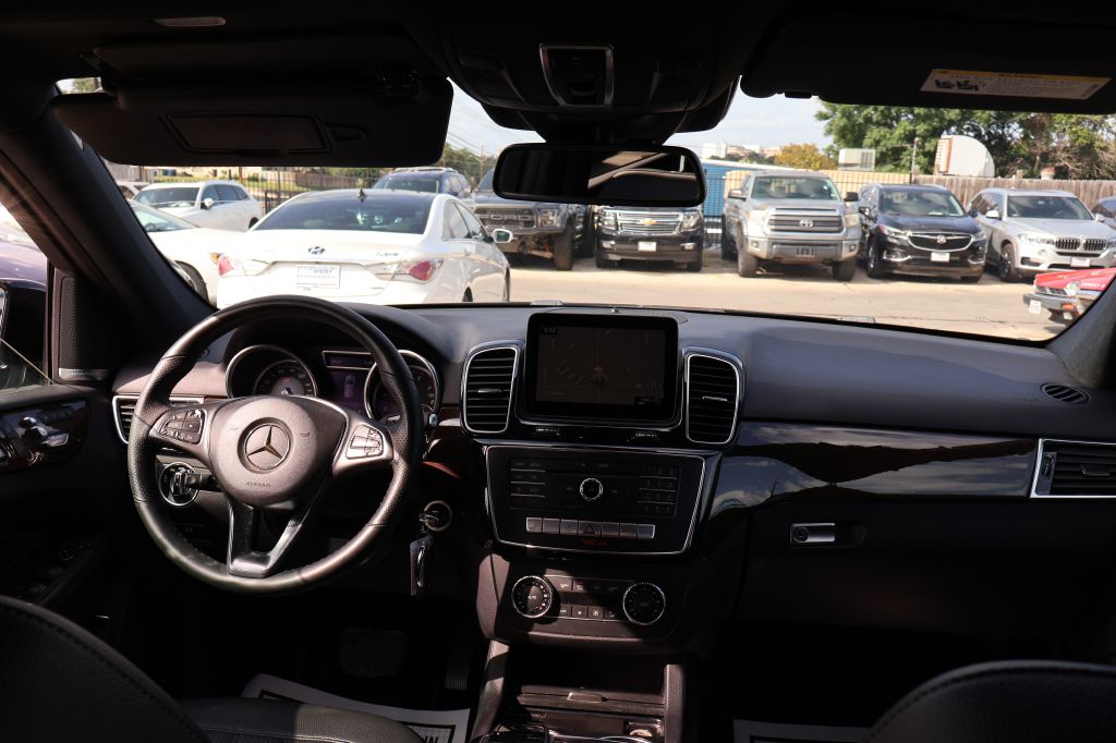 Photo 49 of this MERCEDES-BENZ GLE