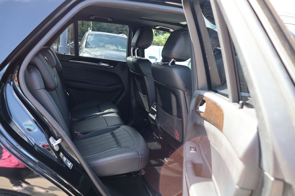 Photo 52 of this MERCEDES-BENZ GLE