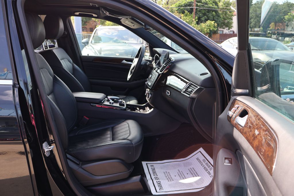 Photo 54 of this MERCEDES-BENZ GLE