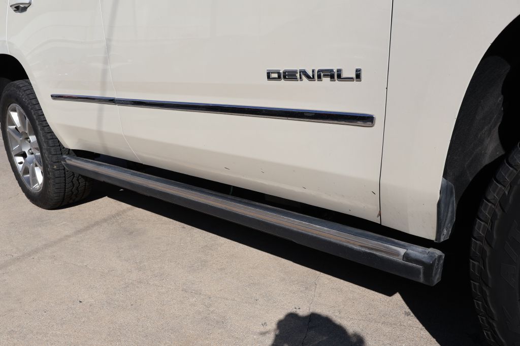 Photo 11 of this GMC YUKON