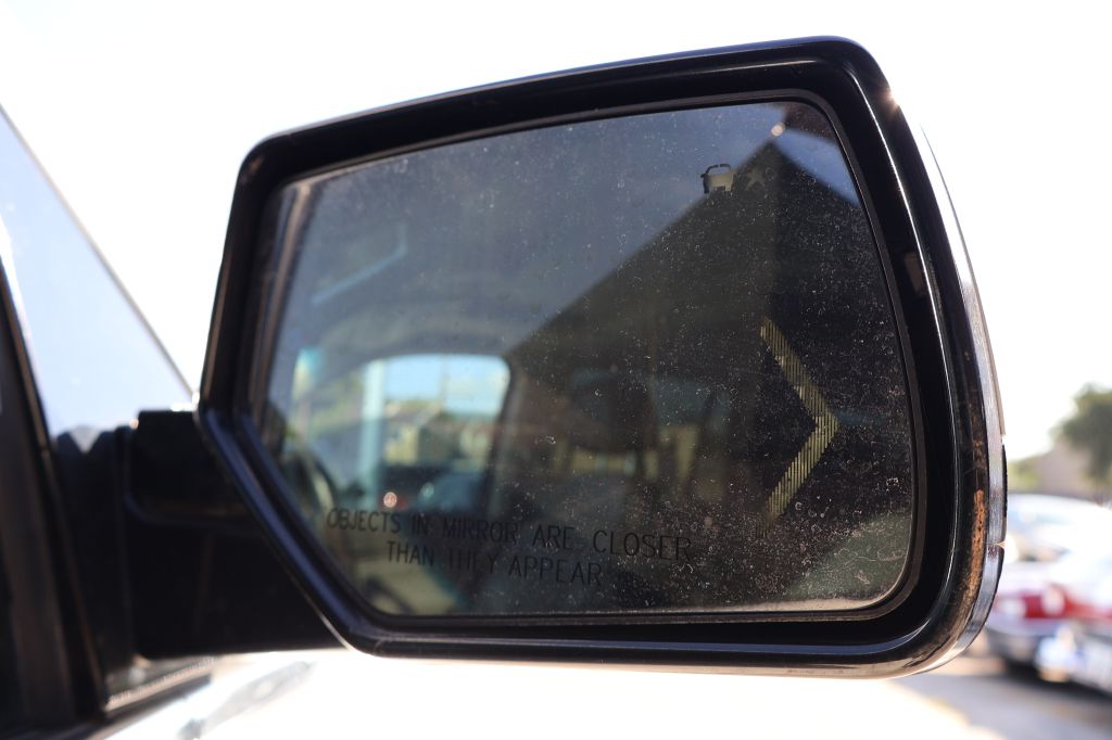 Photo 12 of this GMC YUKON