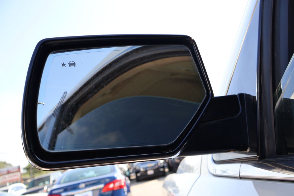 Photo 17 of this GMC YUKON