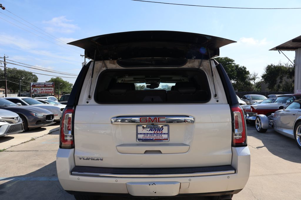 Photo 19 of this GMC YUKON