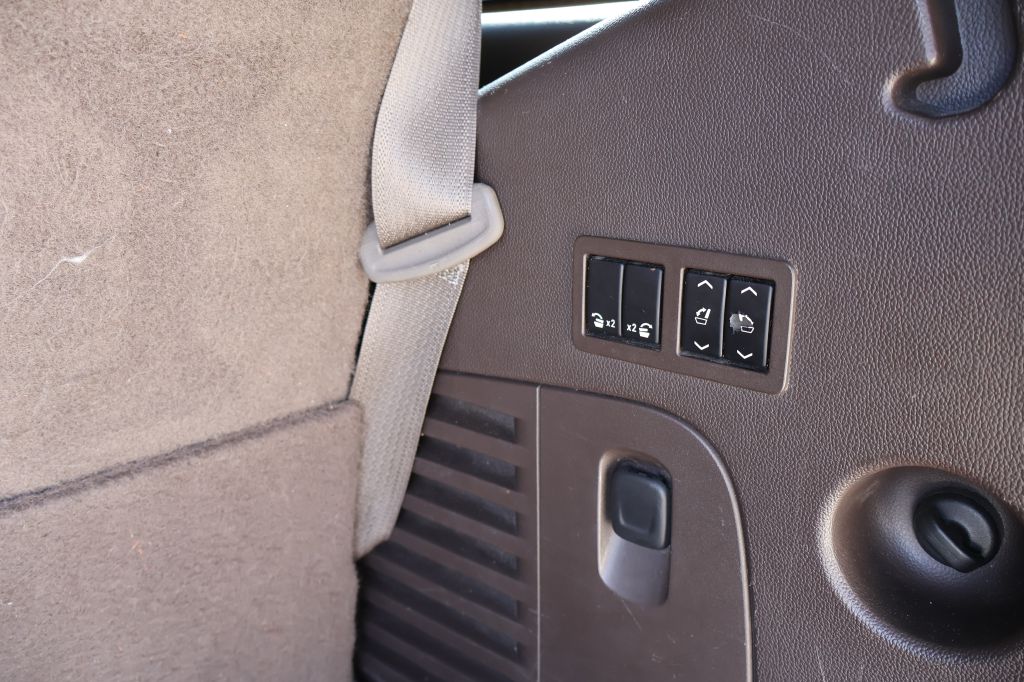 Photo 21 of this GMC YUKON