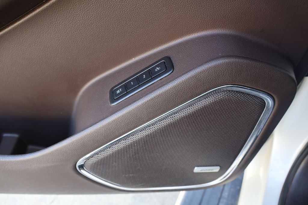 Photo 37 of this GMC YUKON