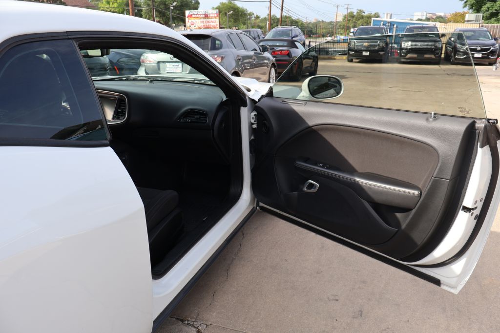 Used Car 2016 Dodge Challenger  Sxt For Sale Under $12,000 In San Antonio, Texas