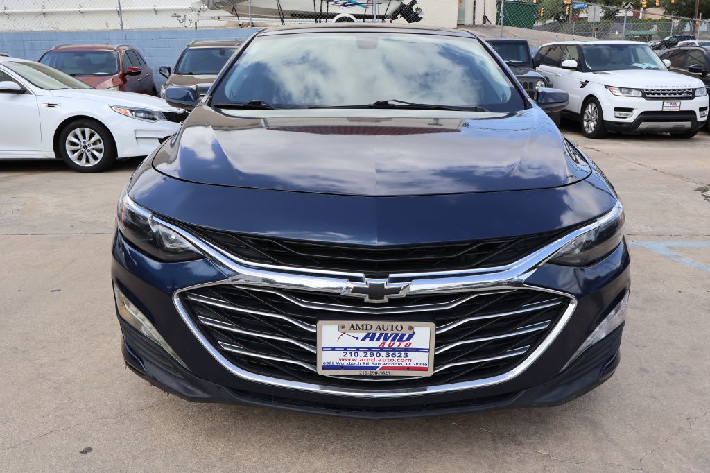Photo 2 of this CHEVROLET MALIBU