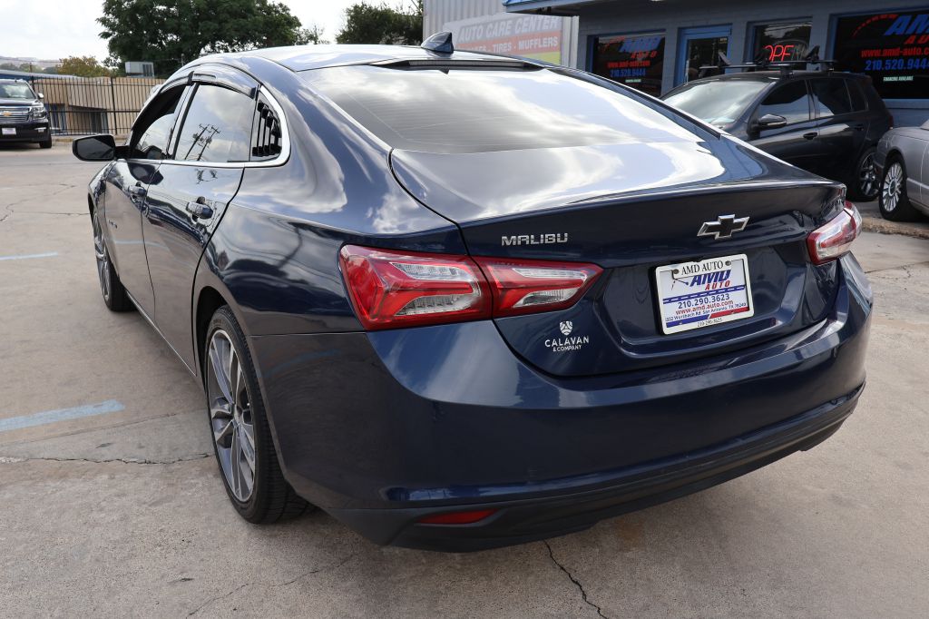 Photo 5 of this CHEVROLET MALIBU