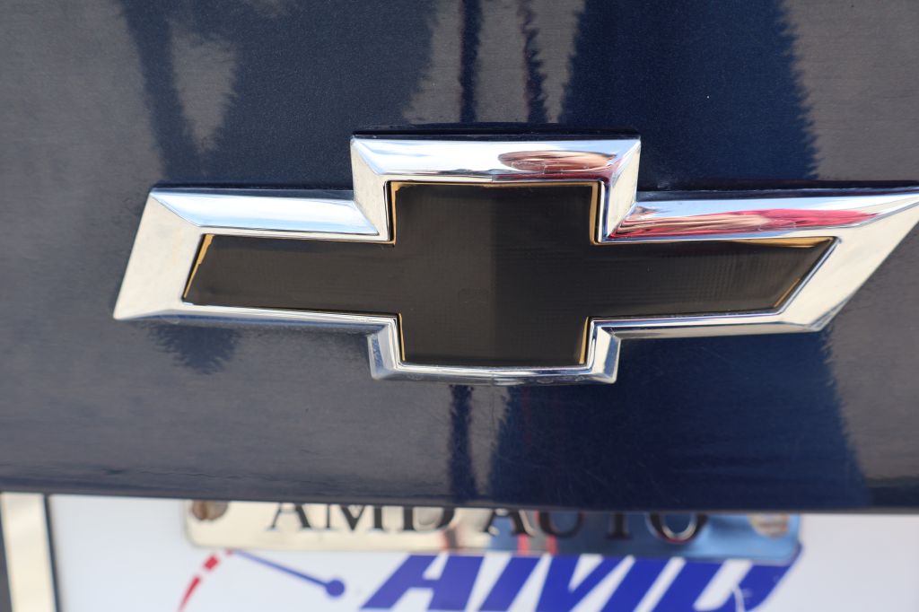Photo 12 of this CHEVROLET MALIBU