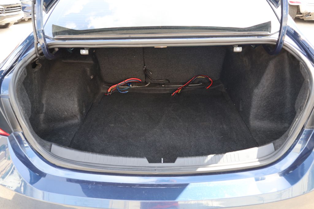 Photo 15 of this CHEVROLET MALIBU