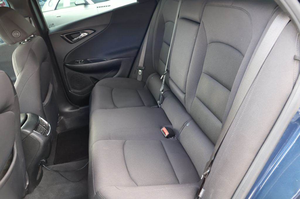 Photo 22 of this CHEVROLET MALIBU