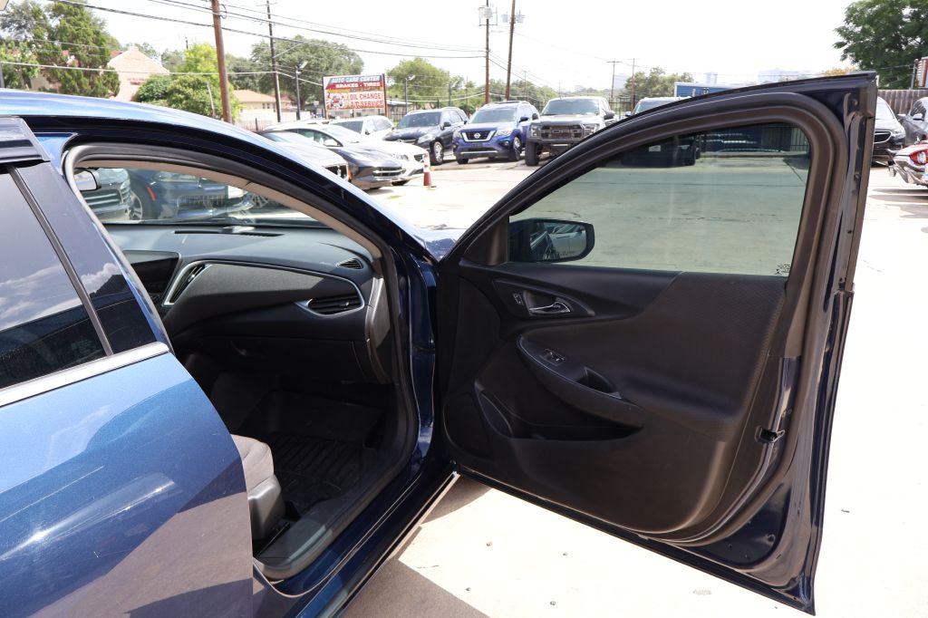 Photo 42 of this CHEVROLET MALIBU