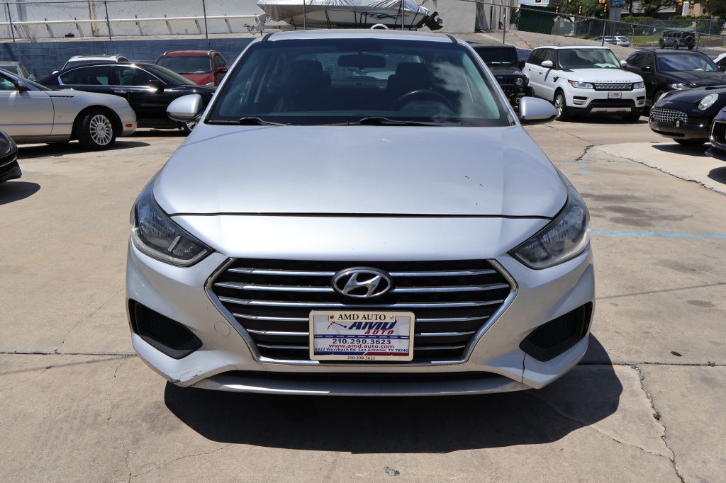 Photo 2 of this HYUNDAI ACCENT