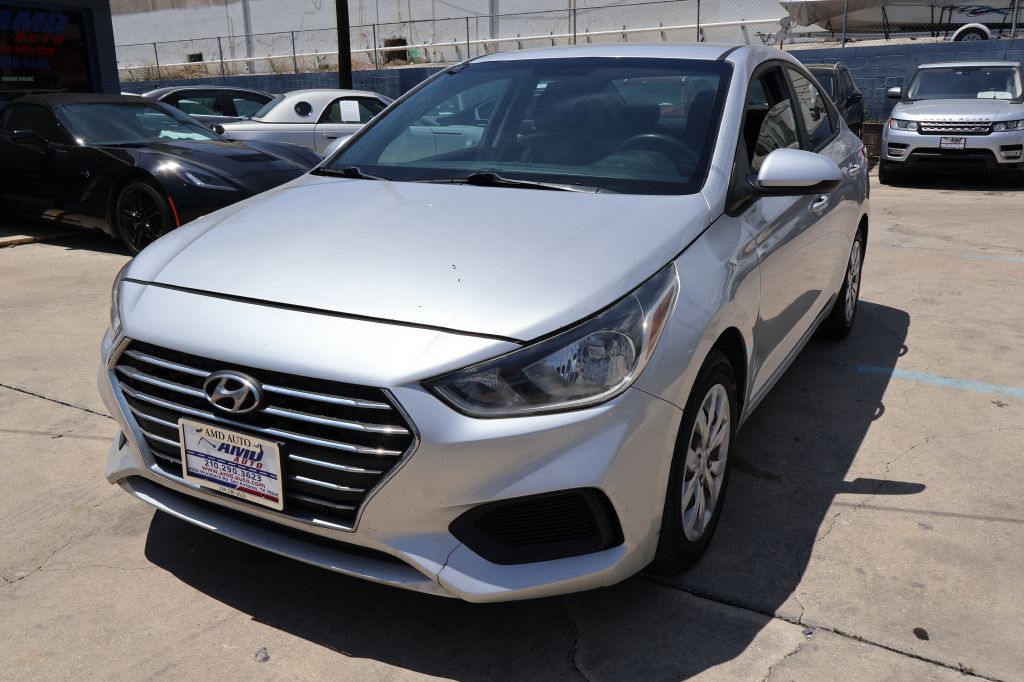 Photo 3 of this HYUNDAI ACCENT