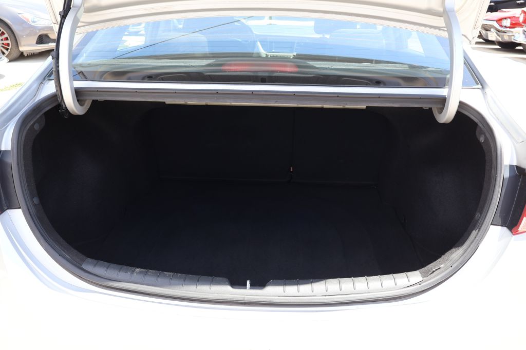 Photo 14 of this HYUNDAI ACCENT