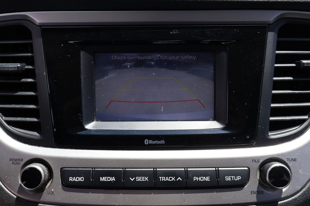 Photo 28 of this HYUNDAI ACCENT