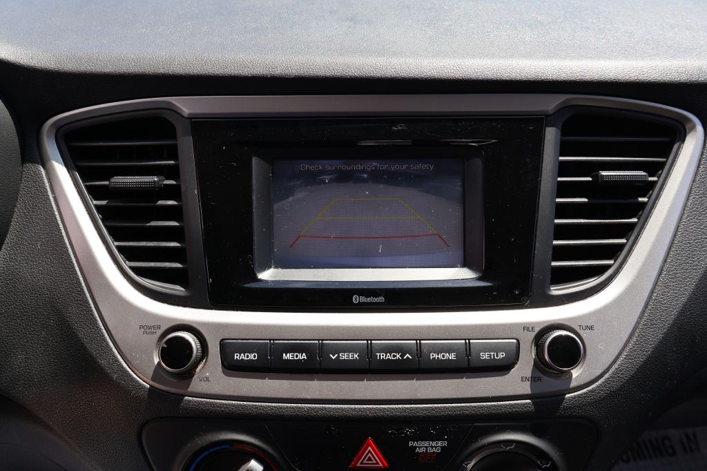 Photo 29 of this HYUNDAI ACCENT