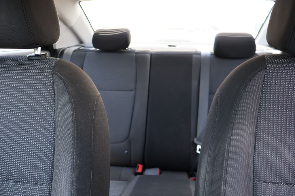 Photo 34 of this HYUNDAI ACCENT