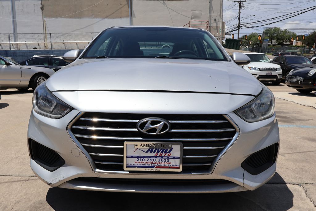 Photo 42 of this HYUNDAI ACCENT