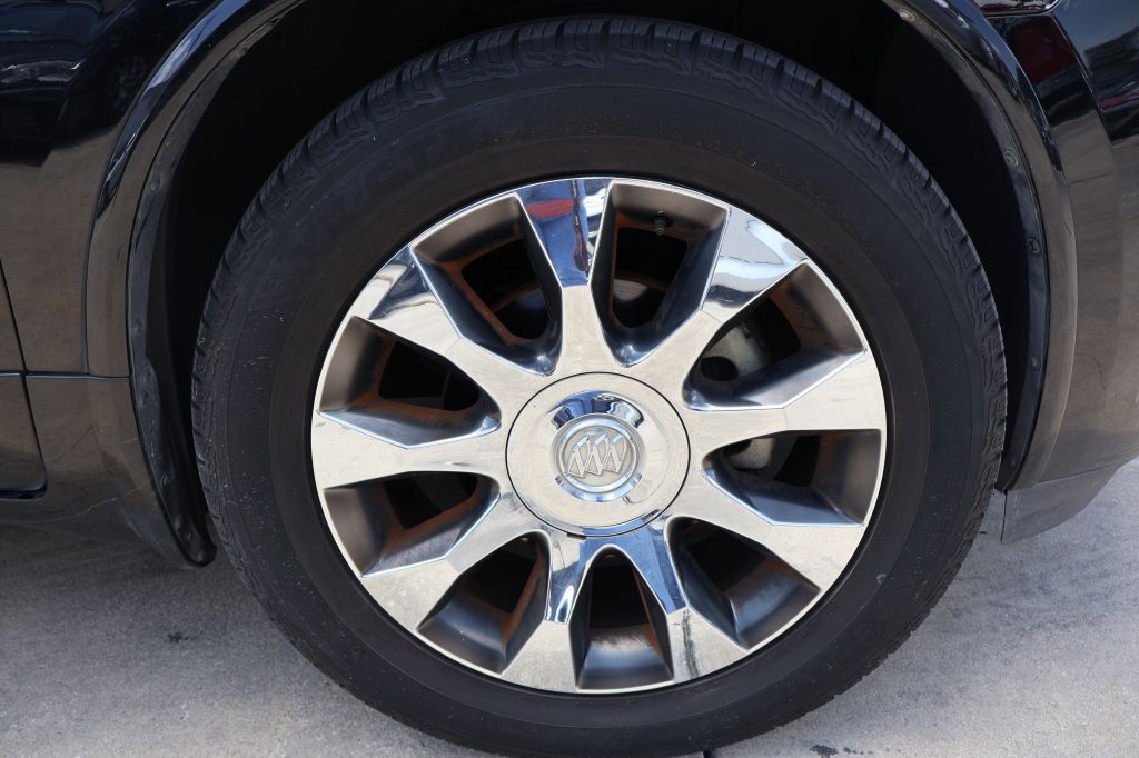 Photo 9 of this BUICK ENCLAVE