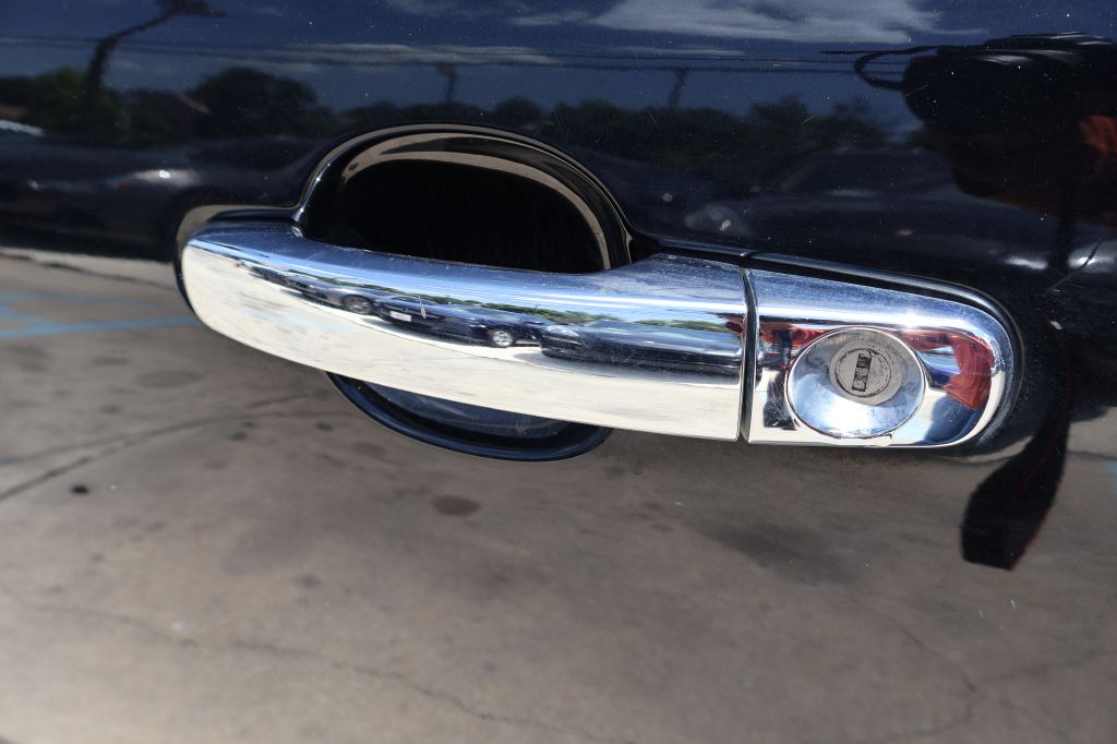 Photo 15 of this BUICK ENCLAVE