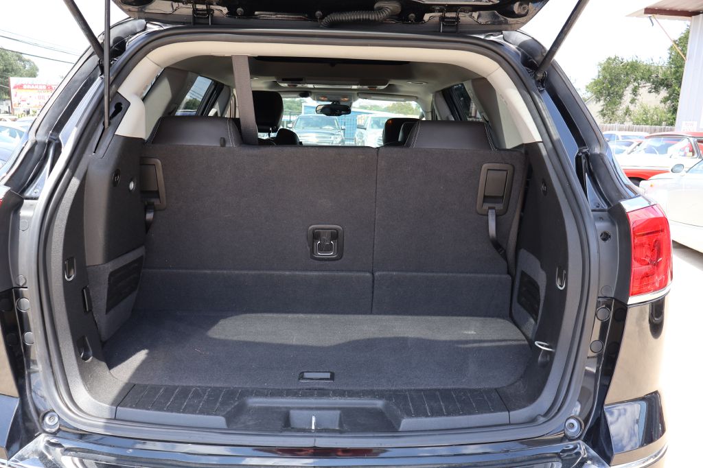 Photo 21 of this BUICK ENCLAVE