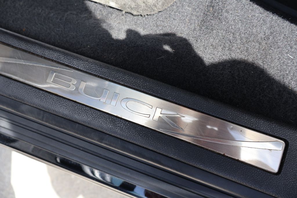 Photo 25 of this BUICK ENCLAVE