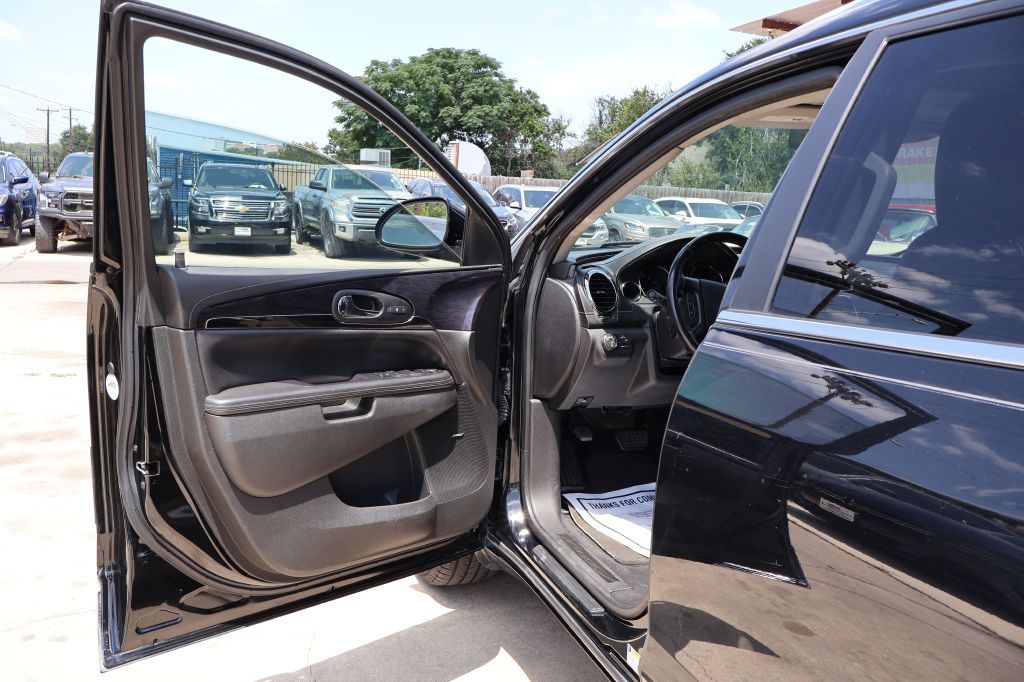 Photo 26 of this BUICK ENCLAVE
