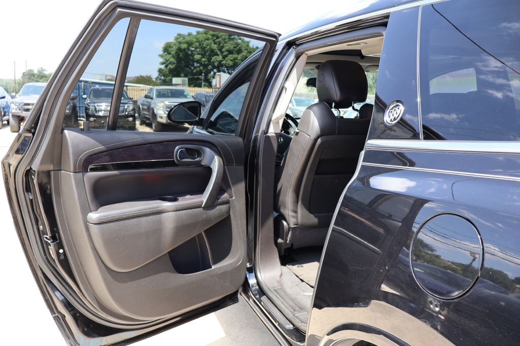 Photo 28 of this BUICK ENCLAVE