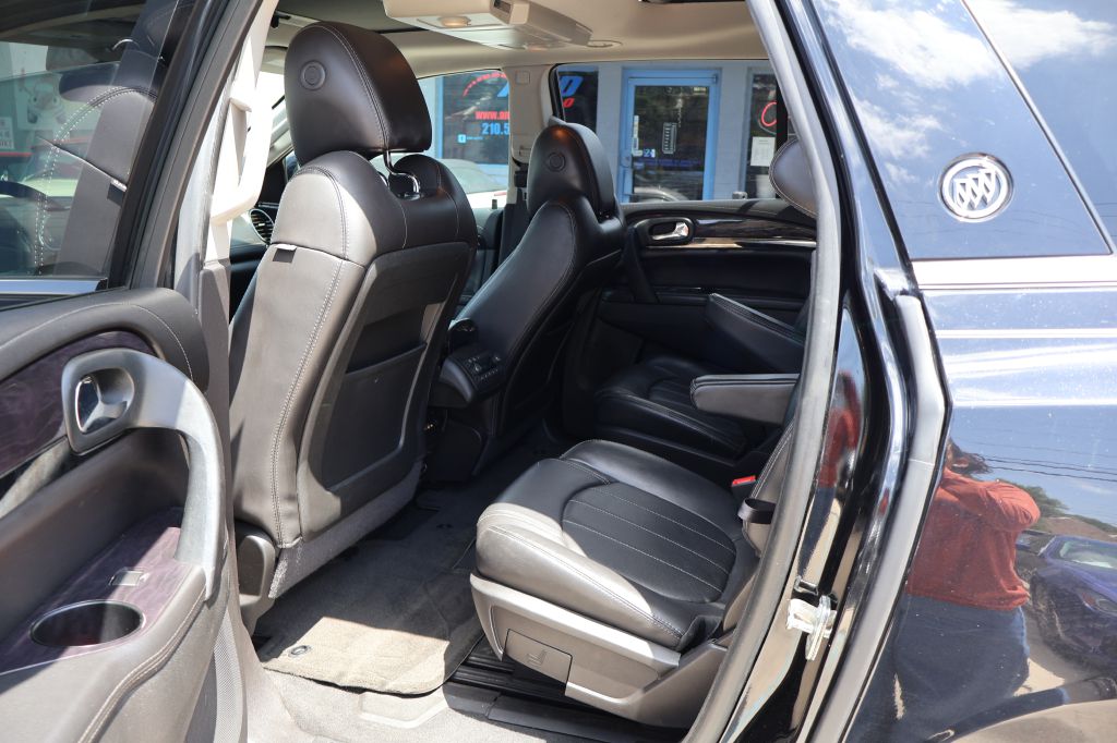 Photo 29 of this BUICK ENCLAVE