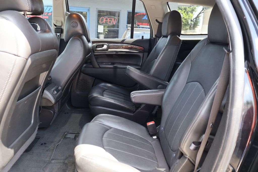 Photo 30 of this BUICK ENCLAVE