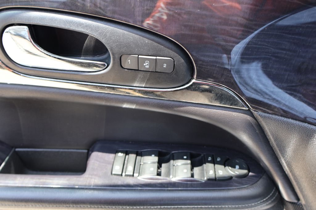 Photo 37 of this BUICK ENCLAVE