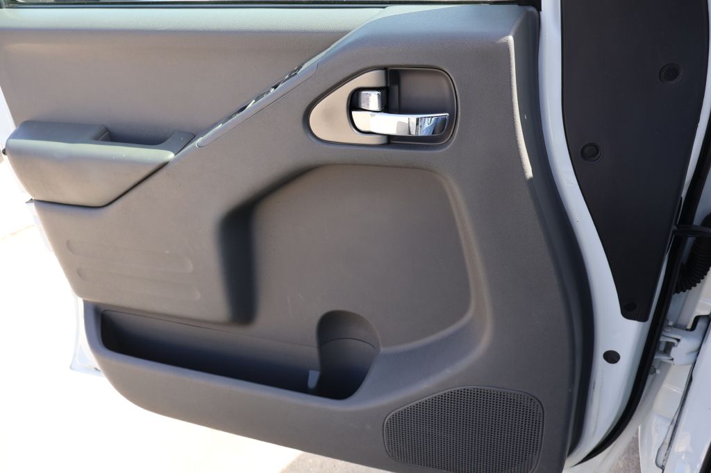Photo 25 of this NISSAN FRONTIER