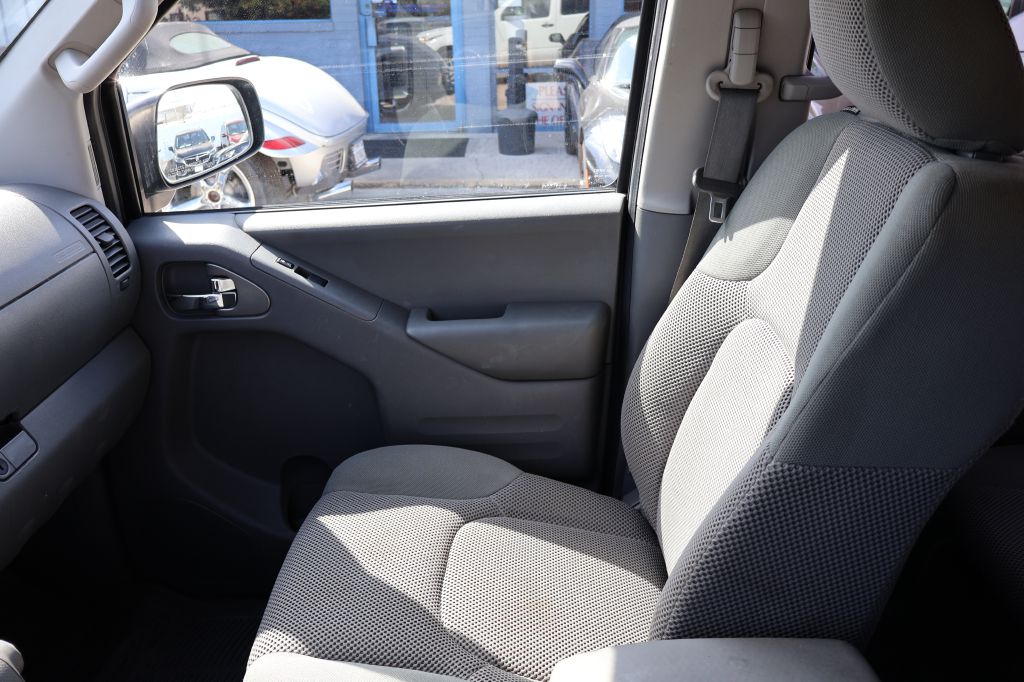 Photo 30 of this NISSAN FRONTIER