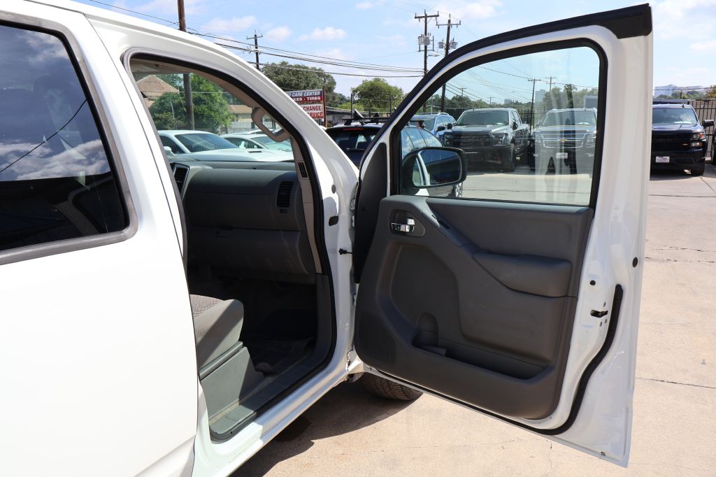 Photo 39 of this NISSAN FRONTIER