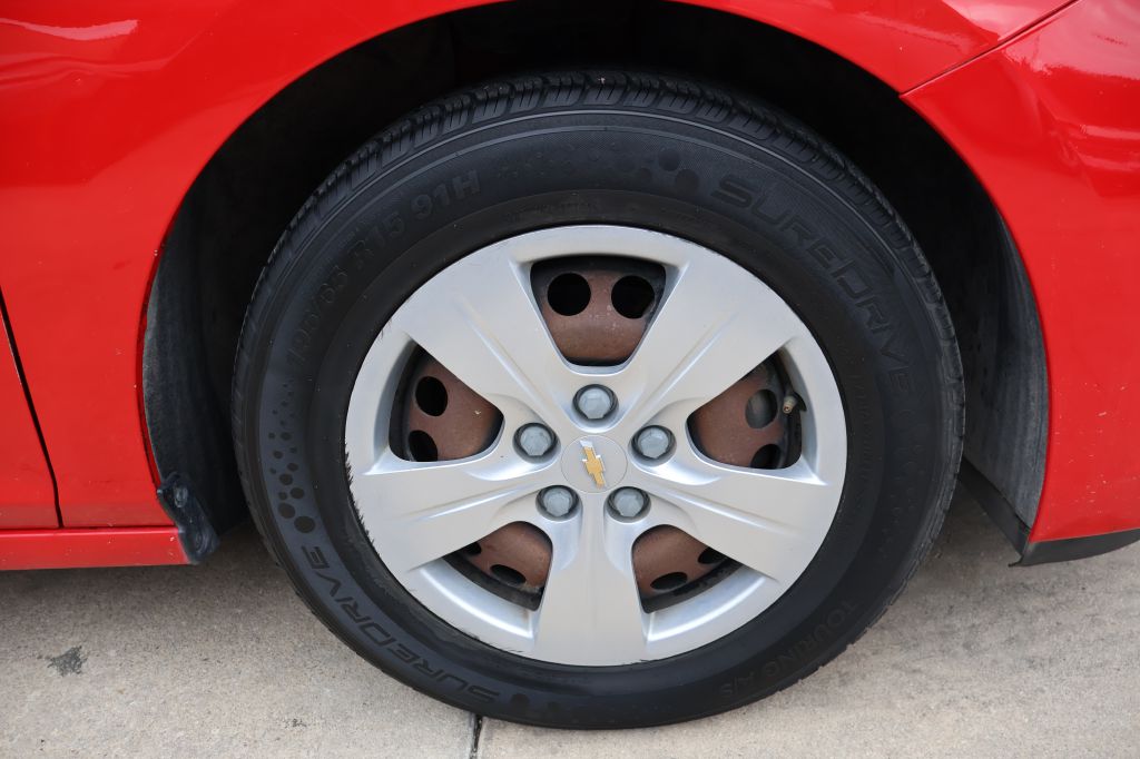 Photo 9 of this CHEVROLET CRUZE